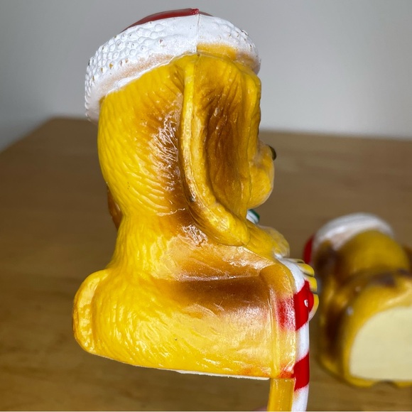 Vintage Christmas Dogs Plastic Mantle Stocking Holder Set Of 2 Candy Cane - Picture 9 of 16